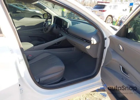 2022 Hyundai Elantra Sel z USA, uszkodzony, nr VIN 5NPLM4AGXNH060155